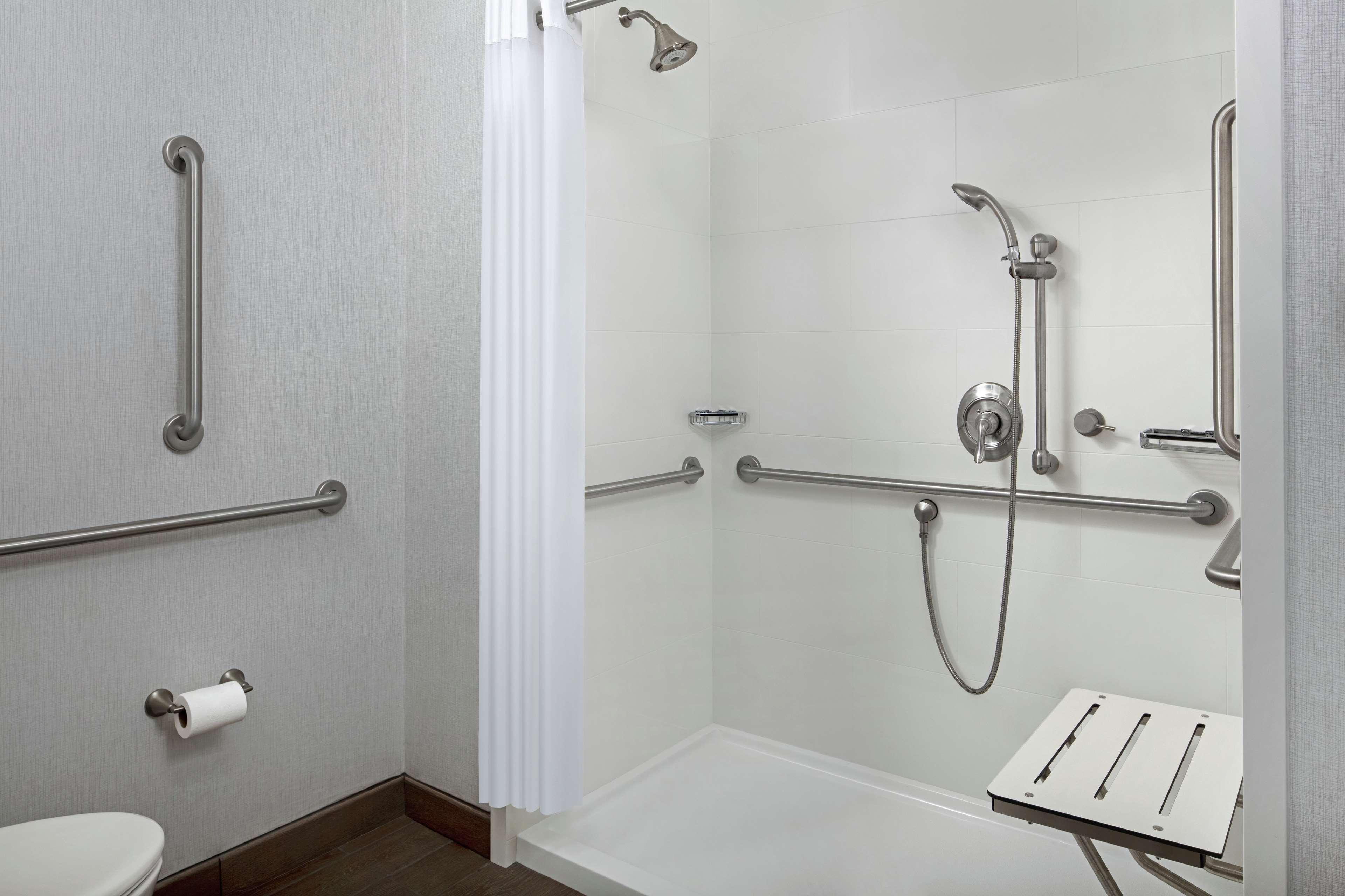 Hampton Inn & Suites Teaneck/Glenpointe Buitenkant foto