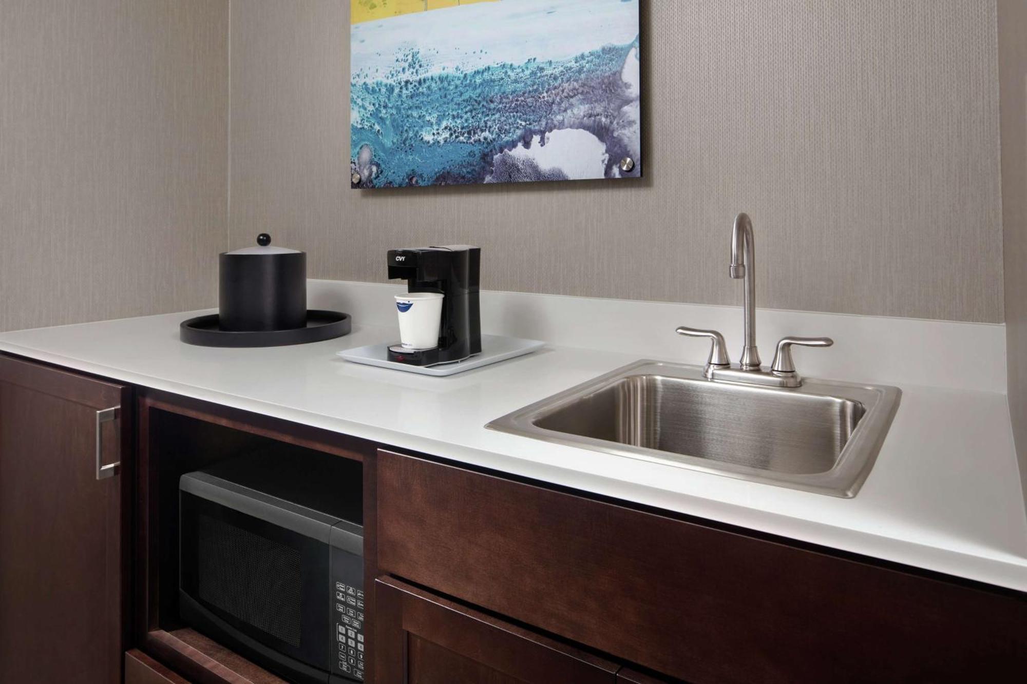 Hampton Inn & Suites Teaneck/Glenpointe Buitenkant foto