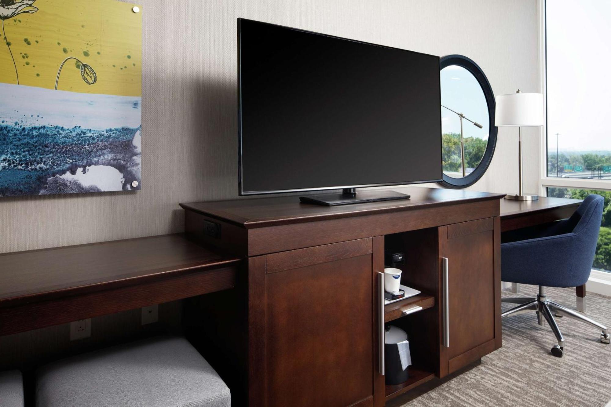 Hampton Inn & Suites Teaneck/Glenpointe Buitenkant foto