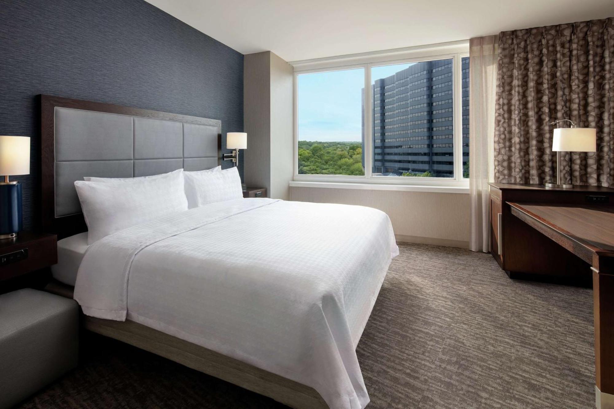 Hampton Inn & Suites Teaneck/Glenpointe Buitenkant foto