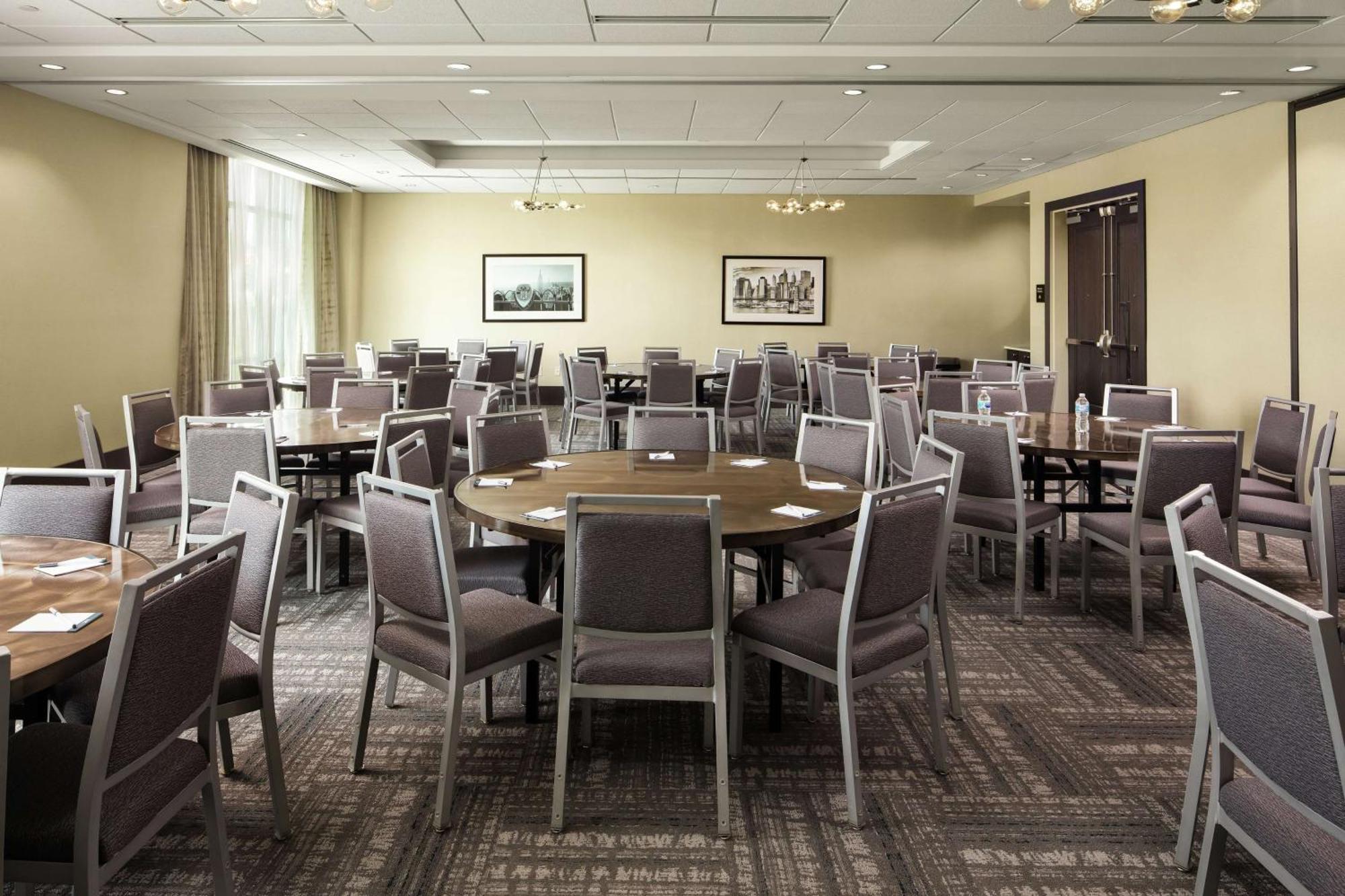 Hampton Inn & Suites Teaneck/Glenpointe Buitenkant foto