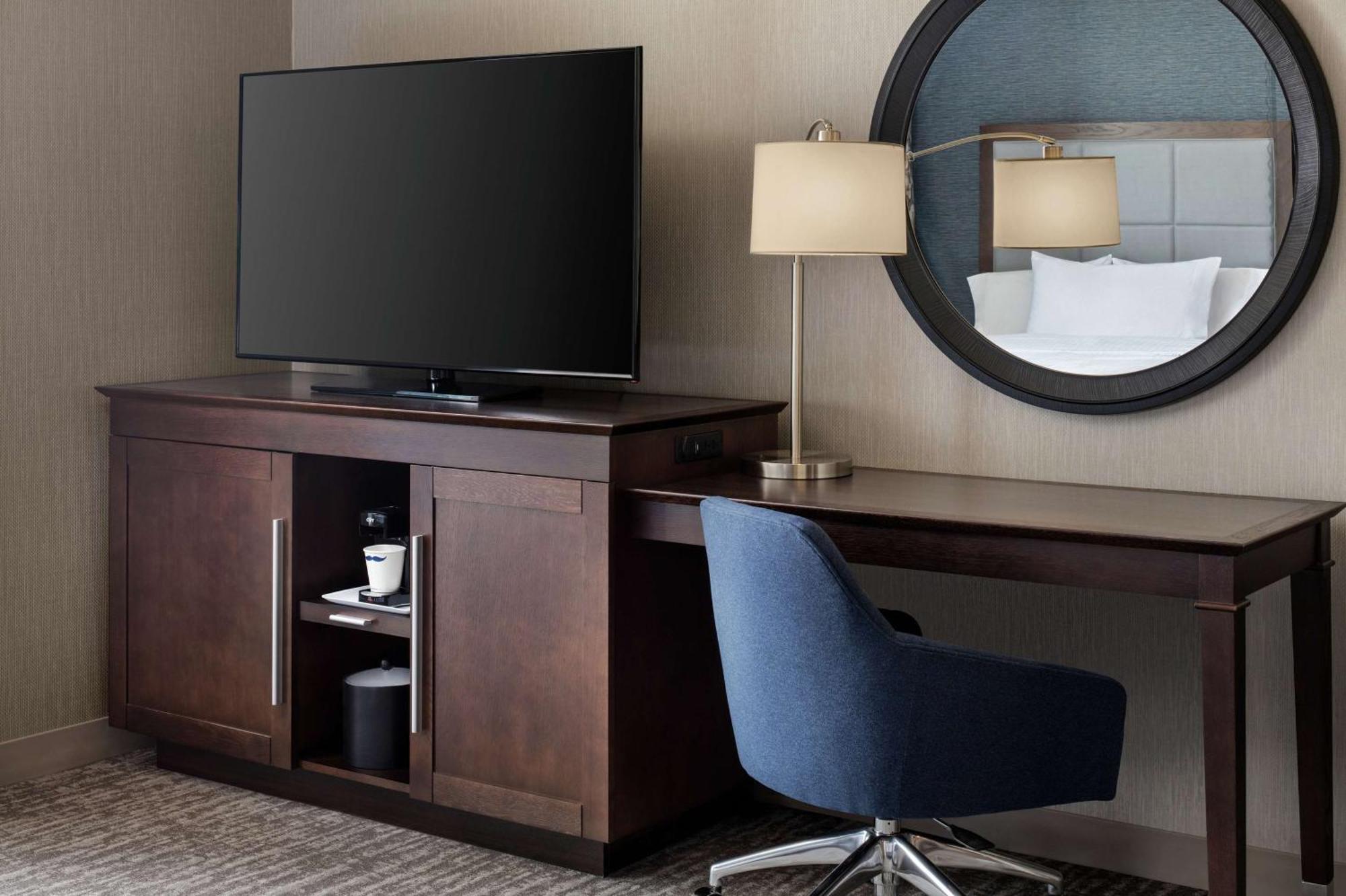 Hampton Inn & Suites Teaneck/Glenpointe Buitenkant foto