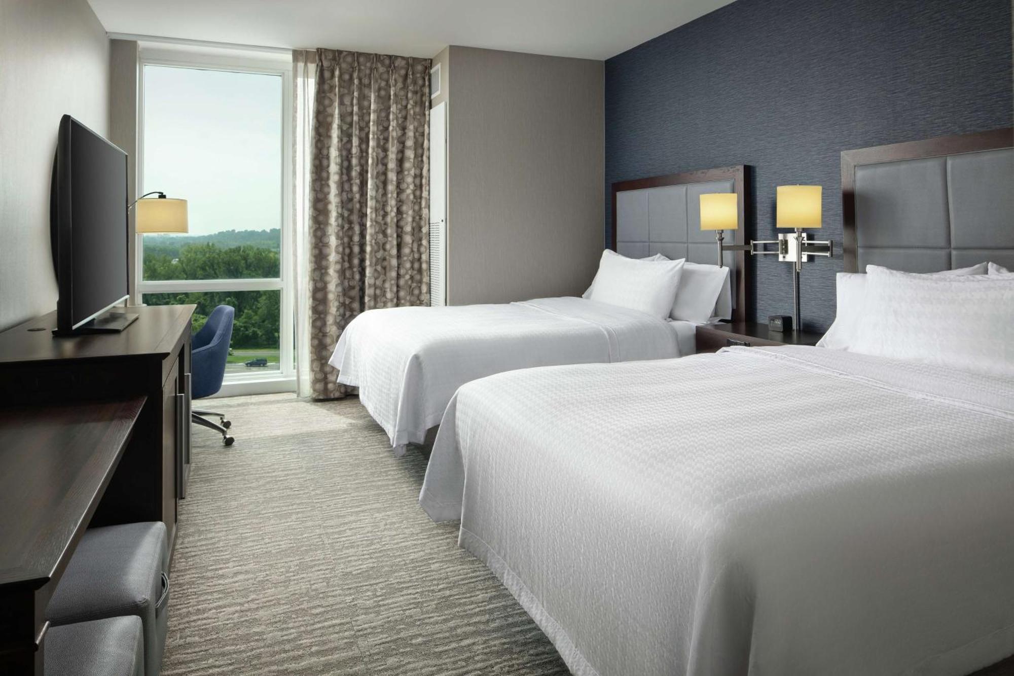 Hampton Inn & Suites Teaneck/Glenpointe Buitenkant foto