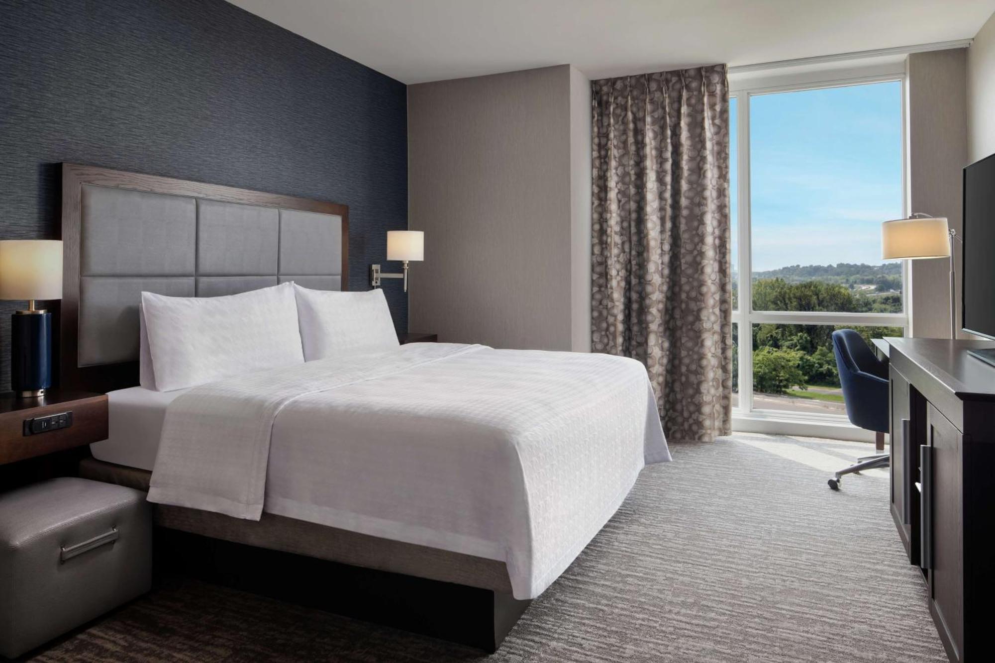 Hampton Inn & Suites Teaneck/Glenpointe Buitenkant foto