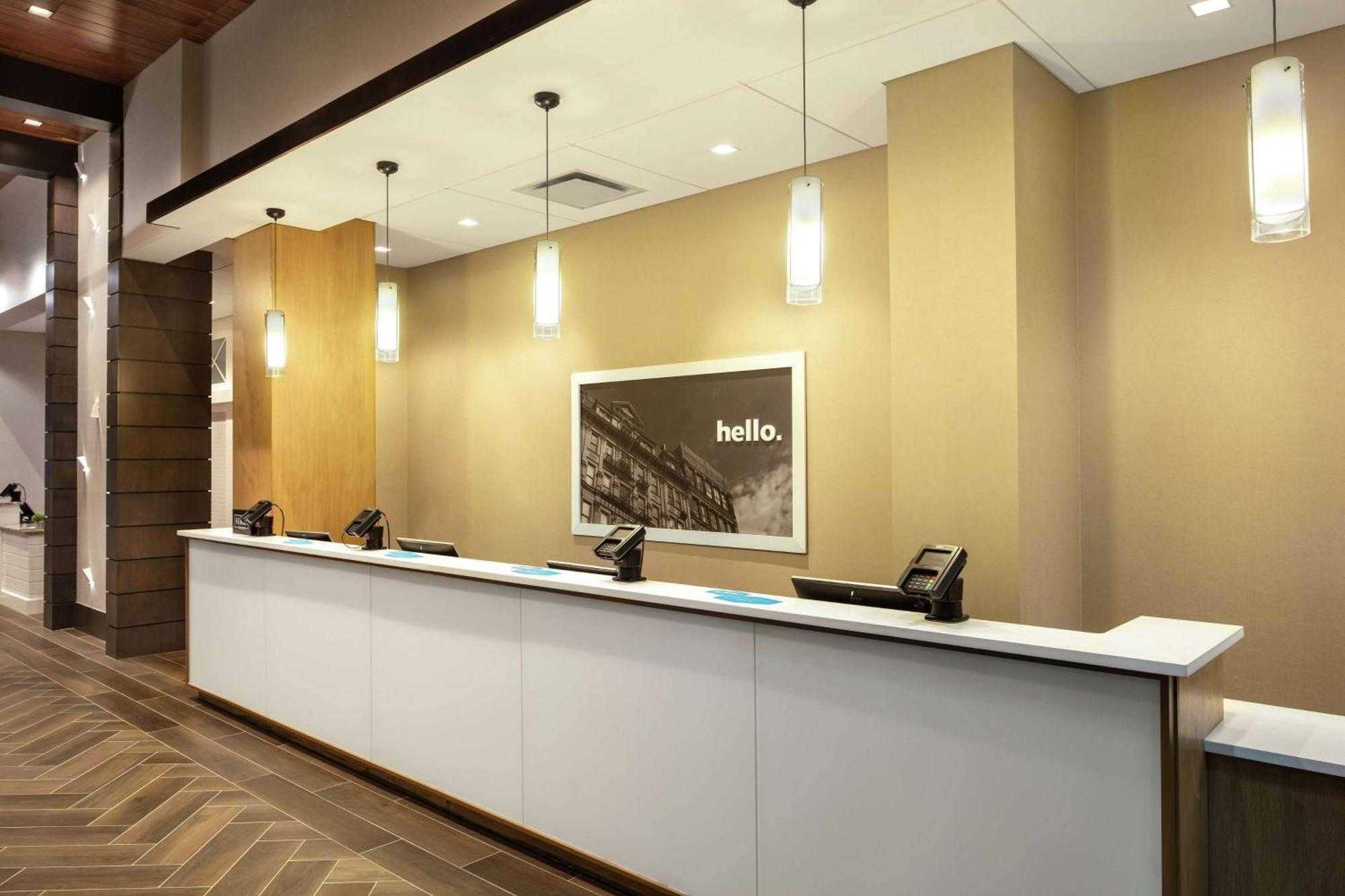 Hampton Inn & Suites Teaneck/Glenpointe Buitenkant foto