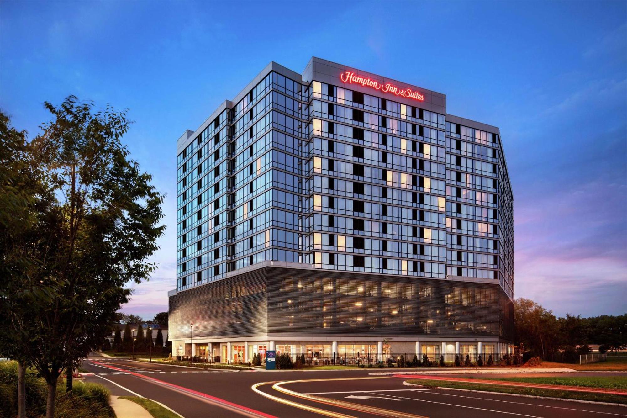 Hampton Inn & Suites Teaneck/Glenpointe Buitenkant foto